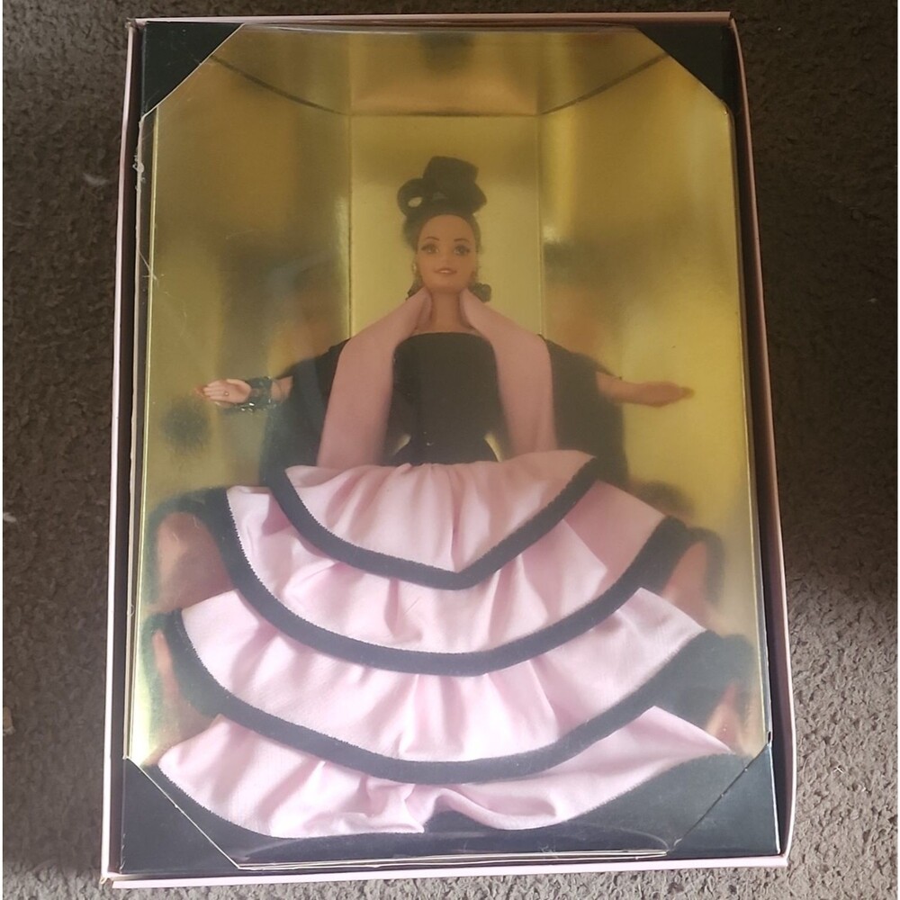Mattel Barbie Collector Escada Limited/Collector Edition Fashion Doll 1996 15948
